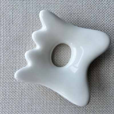 Equipaggiamento per il massaggio del corpo Mini Ceramic Gua Sha Massage Tablet per drenaggio linfatico e facial beauty Skincare Spa