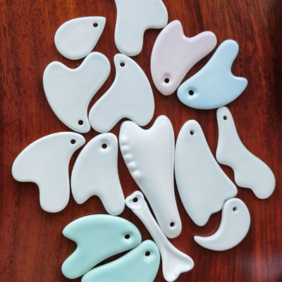Disponibile logo personalizzato in forma di nuvola ceramica Gua Sha Stone per il lifting facciale attrezzature di bellezza