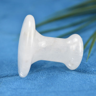 Pietra a forma di fungo naturale trasparente di quarzo Gua Sha per massaggi facciali e corporei