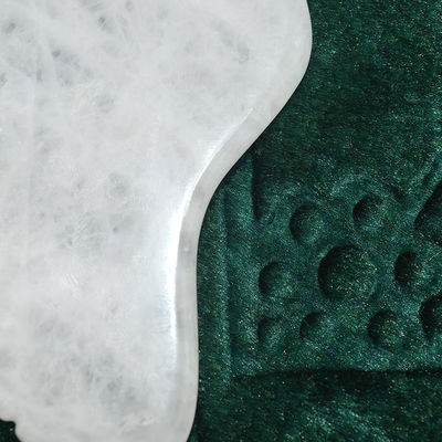 Strumento per l'auto-cura della pelle White Jade Gua Sha Scraping Massage Board for Body Massager Function 2024 Trending Product