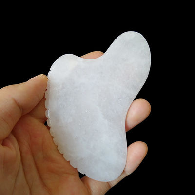 Logo personalizzato Cuore in forma di cristallo Pietra di giada bianca Gua Sha Scraping Massaggio strumento per l'agopuntura Terapia massaggiatore facciale