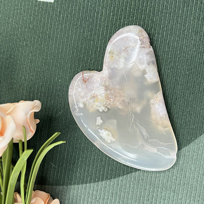 Riparazione naturale delle mani Giada in forma di cuore Massaggio facciale Gua Sha Sakura Agata Raschiatura facciale per la fisioterapia