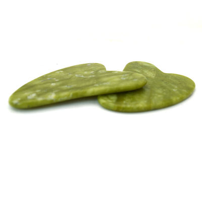 Verde 7.6cm*5.5cm*0.2cm Xiuyan Giada Forma Cuore Faccia Giada Guasha massaggiatore Tavola Gua Sha Massaggio Strumento Per la Salute