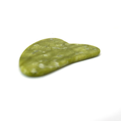 Verde 7.6cm*5.5cm*0.2cm Xiuyan Giada Forma Cuore Faccia Giada Guasha massaggiatore Tavola Gua Sha Massaggio Strumento Per la Salute