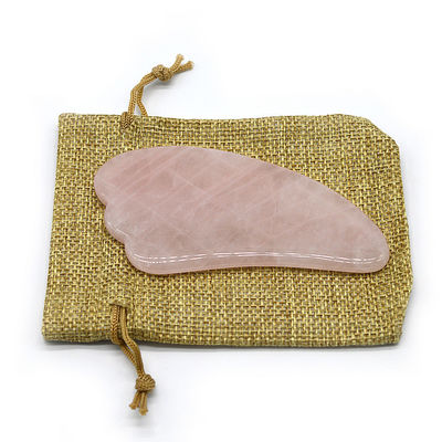 Strumento di massaggio Gua Sha di quarzo rosa nero lucido per il trattamento naturale del viso