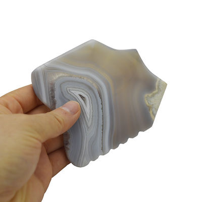 Strumenti di massaggio su tavola Guasha per la cura di pietre Scraper Tavola massaggiatore facciale per il ringiovanimento facciale Grigio Agate Gua Sha