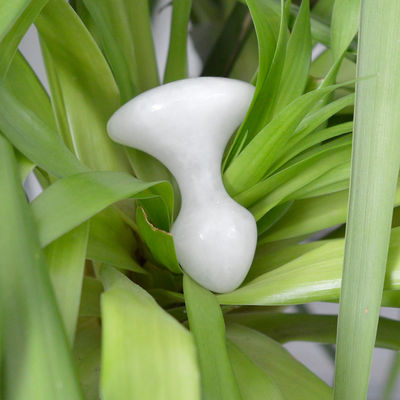 Logo personalizzato White Jade Gua Sha Massage Tool per faccia e collo dolore alleviamento pietra di massaggio