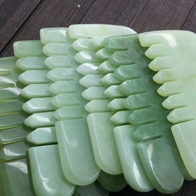 Pellegrinaggio a mano Abarke Pietra di Giada Naturale Gua Sha Massaggio Faciale pettine per capelli con massaggiatore a sei denti