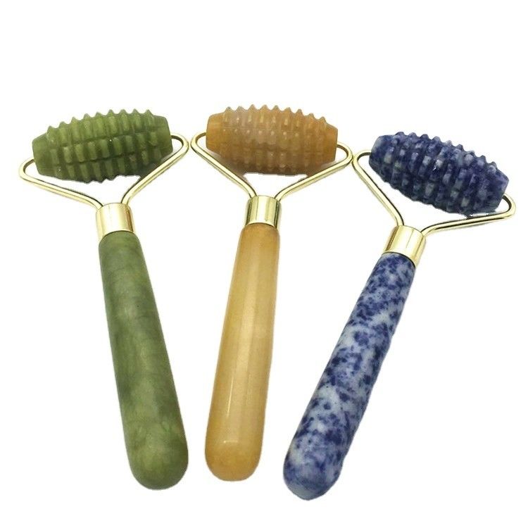 Verde naturale Spiked Gemstone Giada Guasha Roller per massaggio facciale Personalized Beauty Personalized Massage Packaging