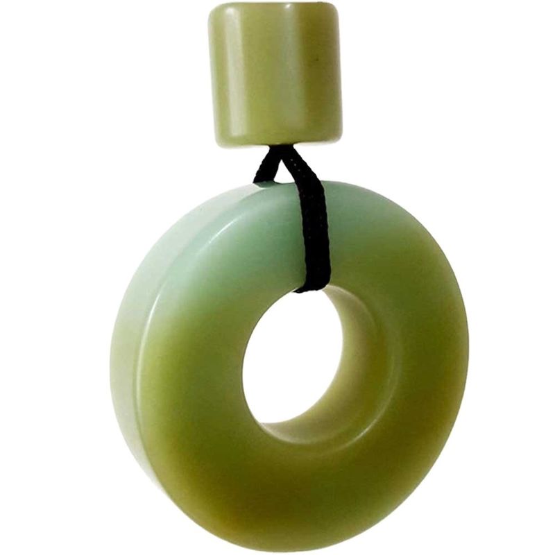 Tematica d'amore 100% Giada naturale Antico cinese Tasto di sicurezza scolpito a mano Pendente verde e giallo chiaro