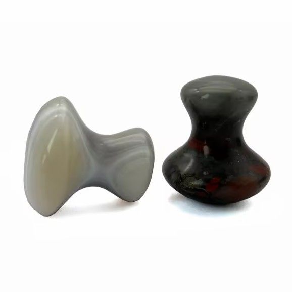 2024 Pietra di sangue Pietra di giada Pietra di Guasha Funghi Pietra di massaggio Pietra di Gua Sha Strumento Faciale La soluzione perfetta per ridurre le linee sottili
