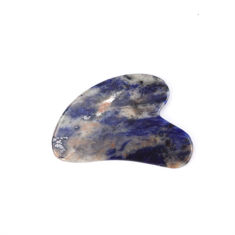 Attrezzatura per massaggi del corpo Logo personalizzato Forma di cuore Naturale Sodalite Gua Sha Stone Cura della pelle Spa Facial Lifting Salone di bellezza