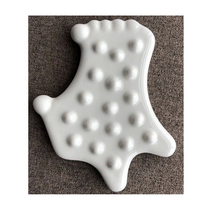 Solleva la pelle e rilassati i muscoli con lo strumento di massaggio Gua Sha in ceramica bianca