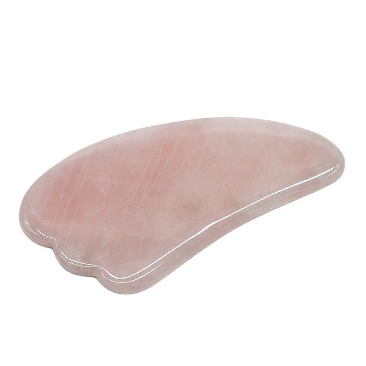 Strumento di massaggio Gua Sha di quarzo rosa nero lucido per il trattamento naturale del viso